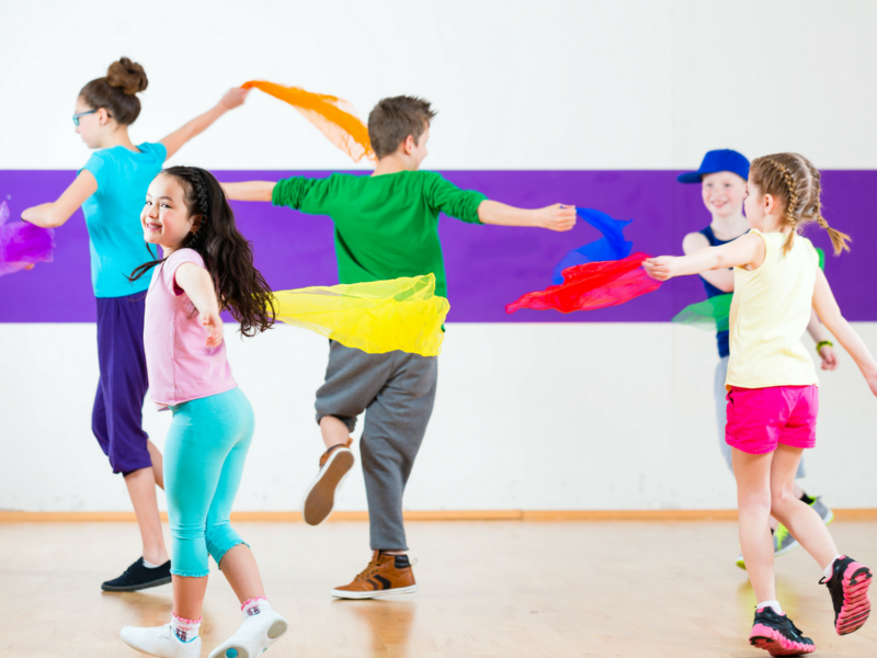 Bild vergrößern: Kids in Dancing Class